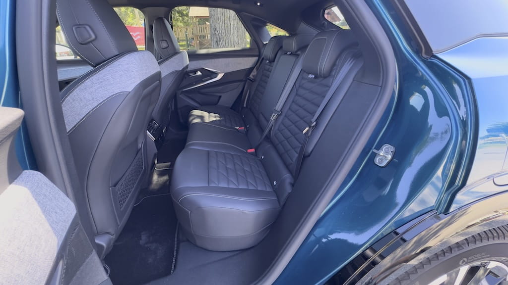 Peugeot E3008 2