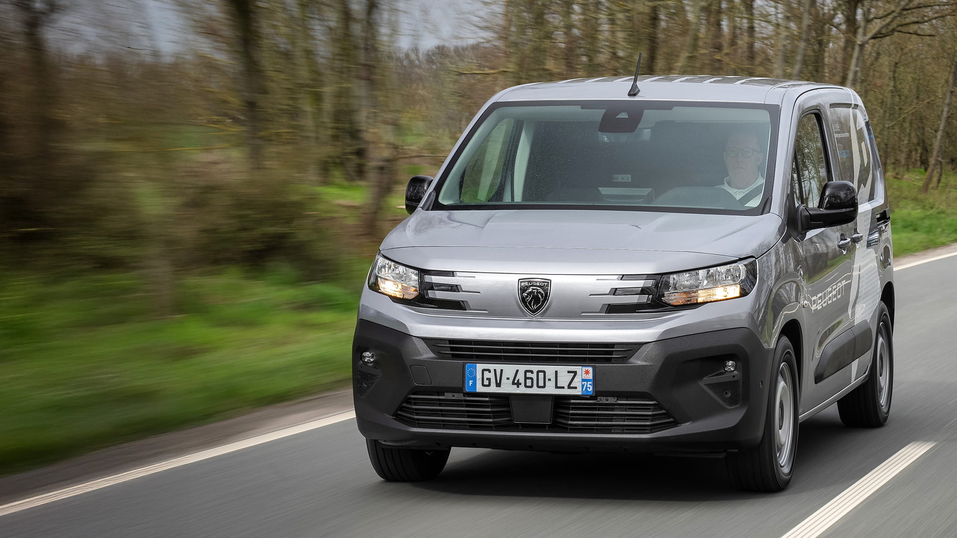 Peugeot_E-Partner_13