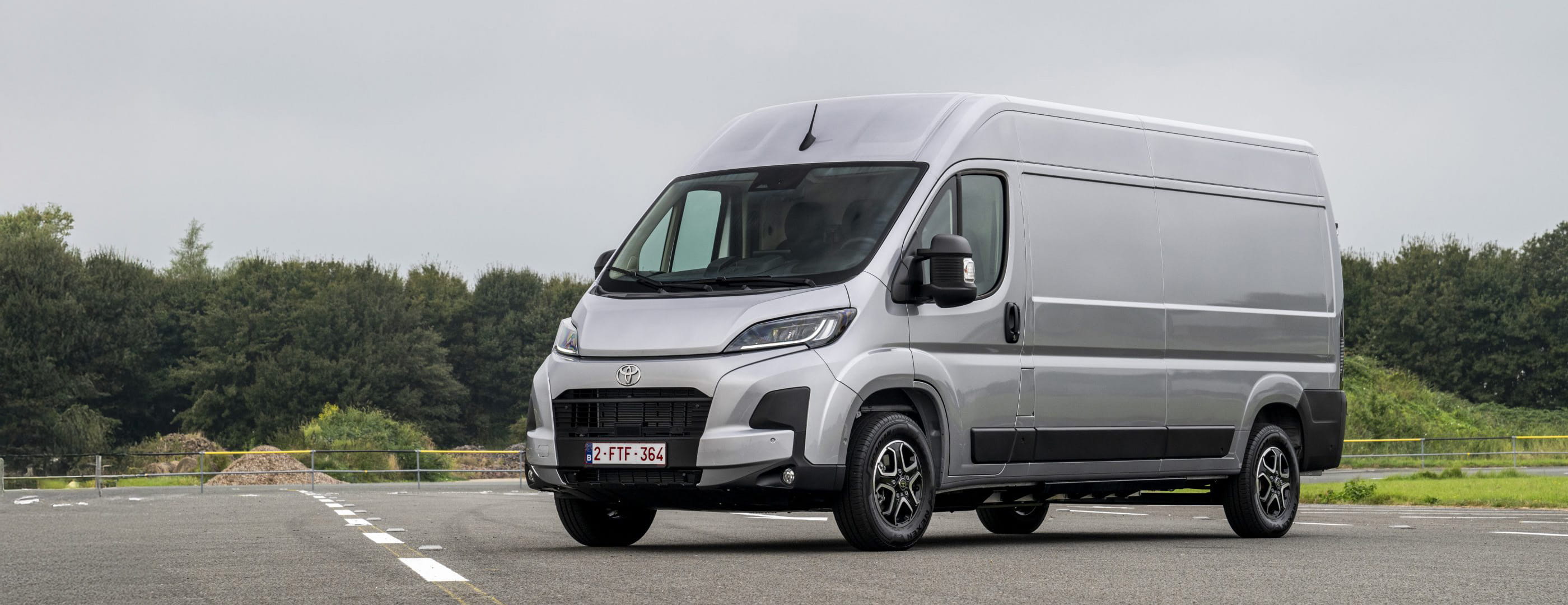 Proace-Max-1