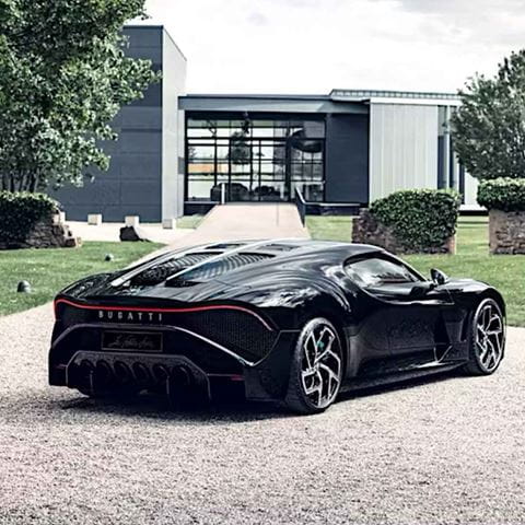 Auto-costose_La-Voiture-Noire