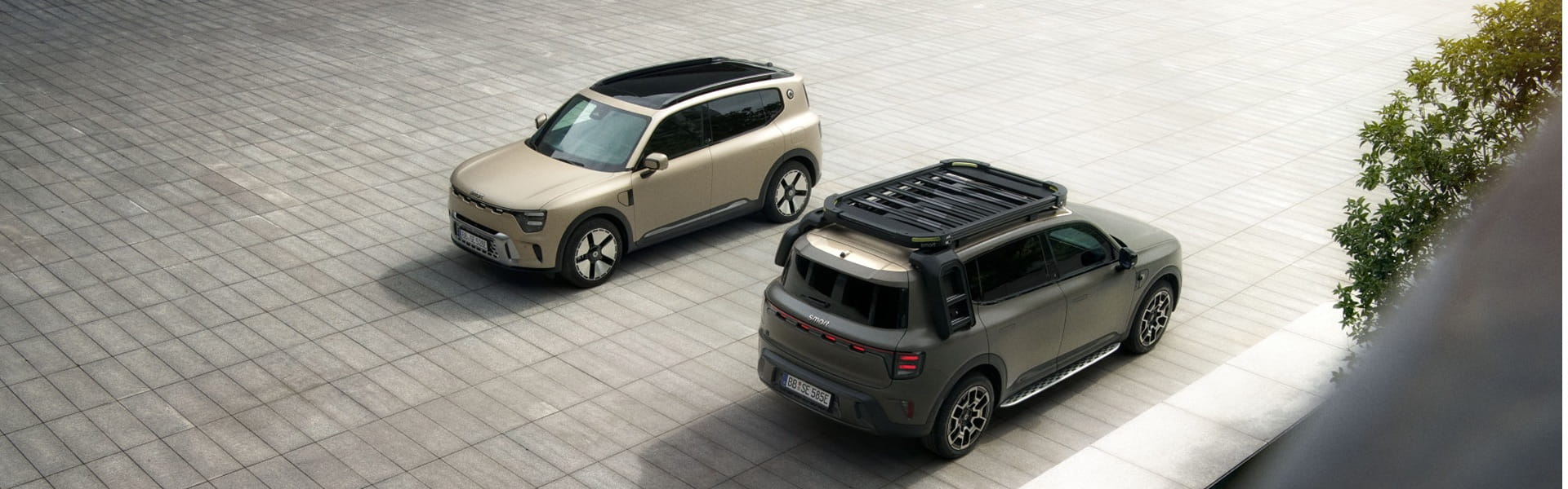 Smart 5 two cars
