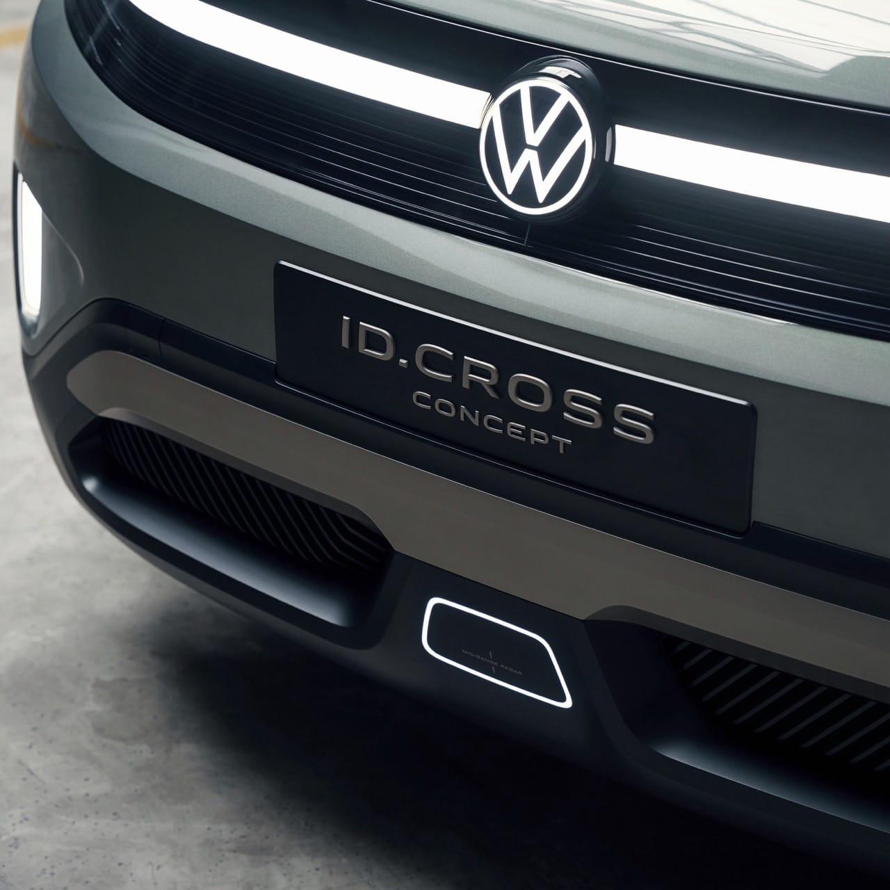 idcross - front details